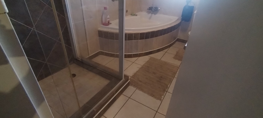 4 Bedroom Property for Sale in Flamingo Park Free State